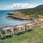 Cala Del Principe Wild&nature Resort *