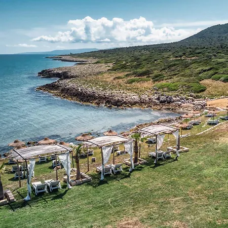 Cala Del Principe Wild & Nature Resort *